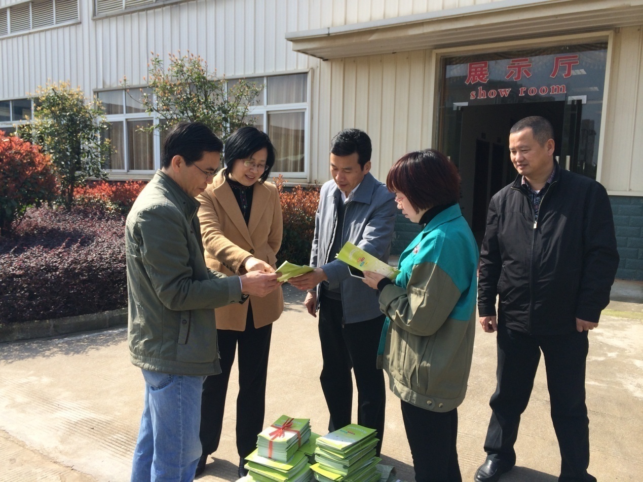 咸宁市委副秘书长匡烨,市科协主席秦爱民