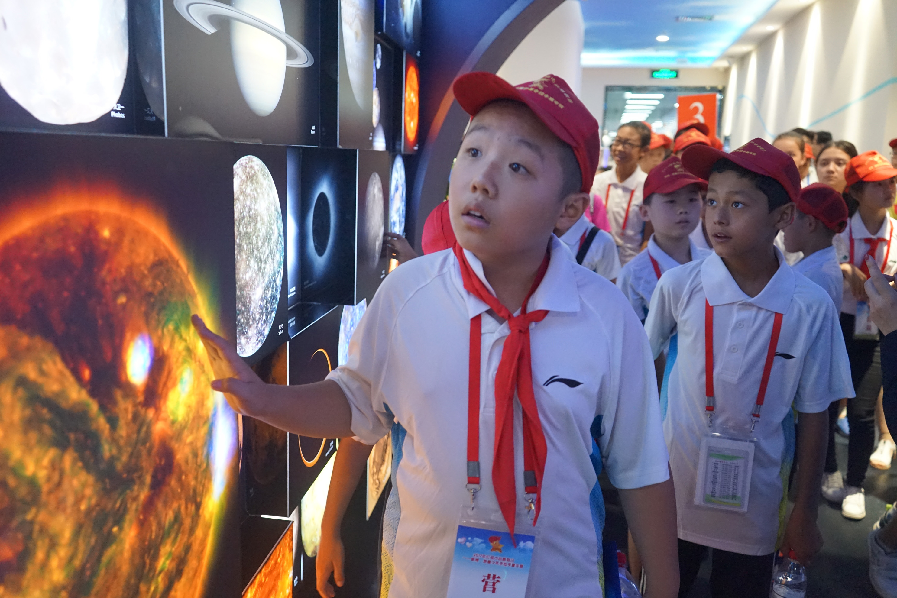 5、穿梭在星空走廊中的感觉真令人兴奋.jpg
