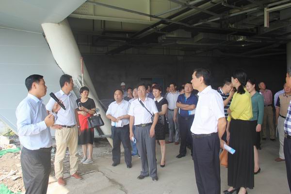 调整大小 参观科技馆新馆.jpg