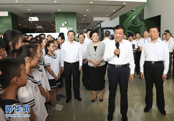 9月17日，中共中央政治局常委、中央书记处书记刘云山和刘延东、刘奇葆、李源潮、万钢等领导同志来到北京中国科技馆，参加全国科普日北京主场活动。新华社记者 高洁 摄