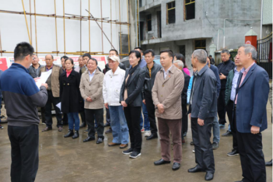 咸宁市科协供稿：市科协“送科技下乡”为党的十九大献礼27.png