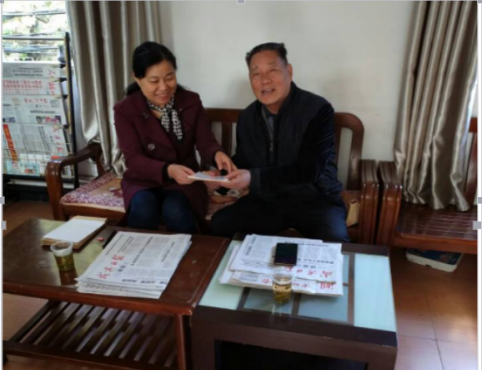 咸宁市科协送学上门慰问退休老干部1113.png
