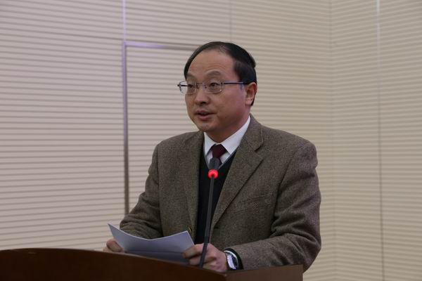 李菲讲话.jpg
