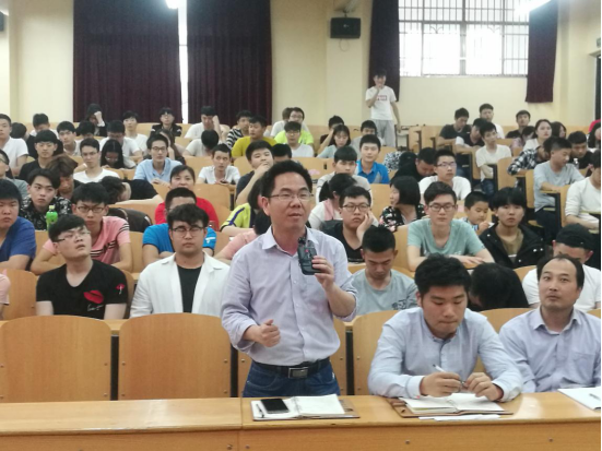 （咸宁职业技术学院）开展科普学术报告 提升学生科学素质(1)574.png