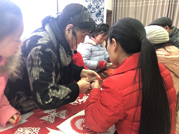 巧手剪窗花2 正月初五.jpg