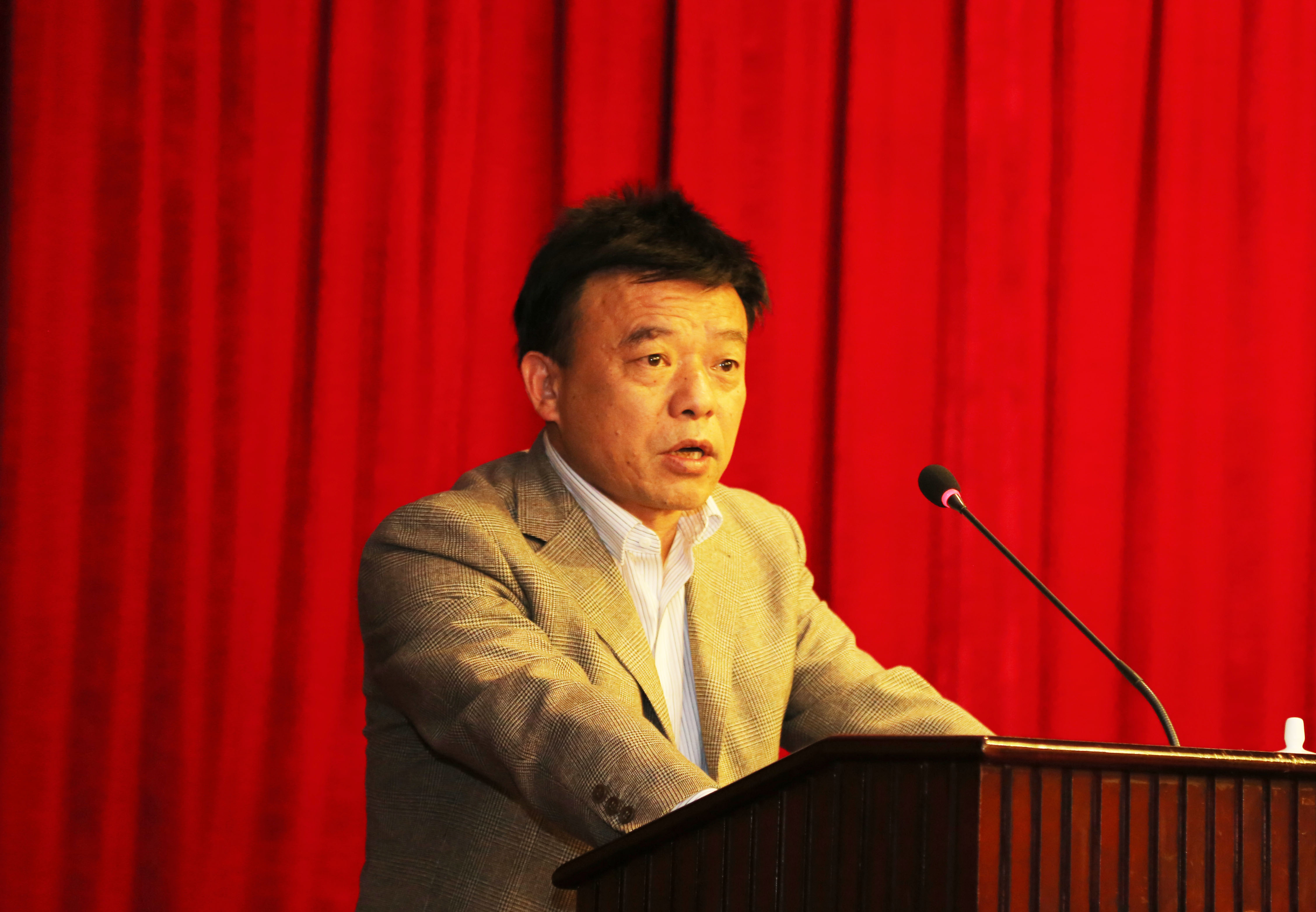 黄冈市科协负责同志在大会进行典型交流-1.jpg