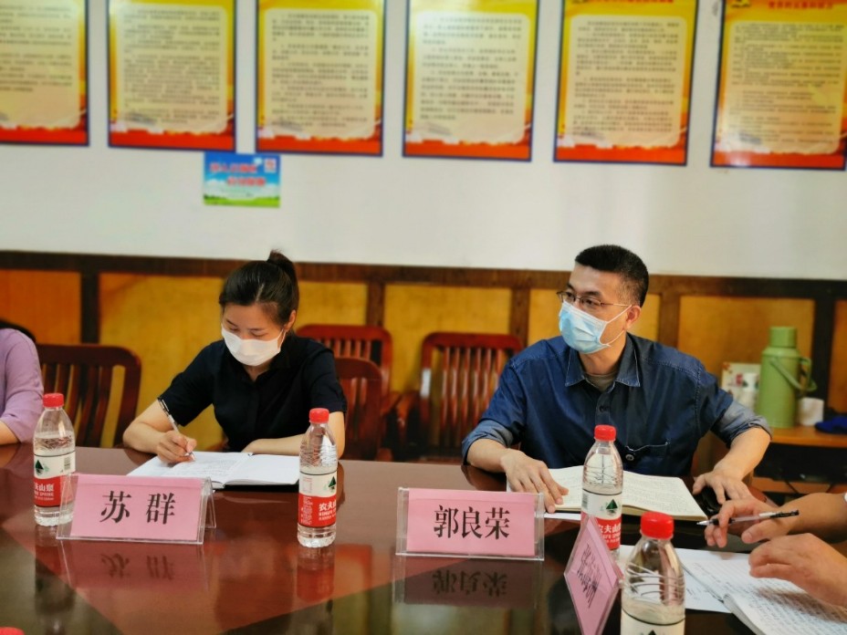 6月8日区科协召开科技工作者座谈会照片 (3).jpg