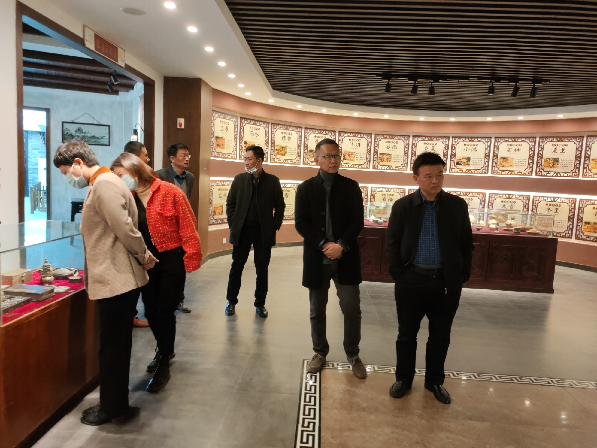 黄冈市科协到龙感湖管理区、黄梅县调研2.jpg