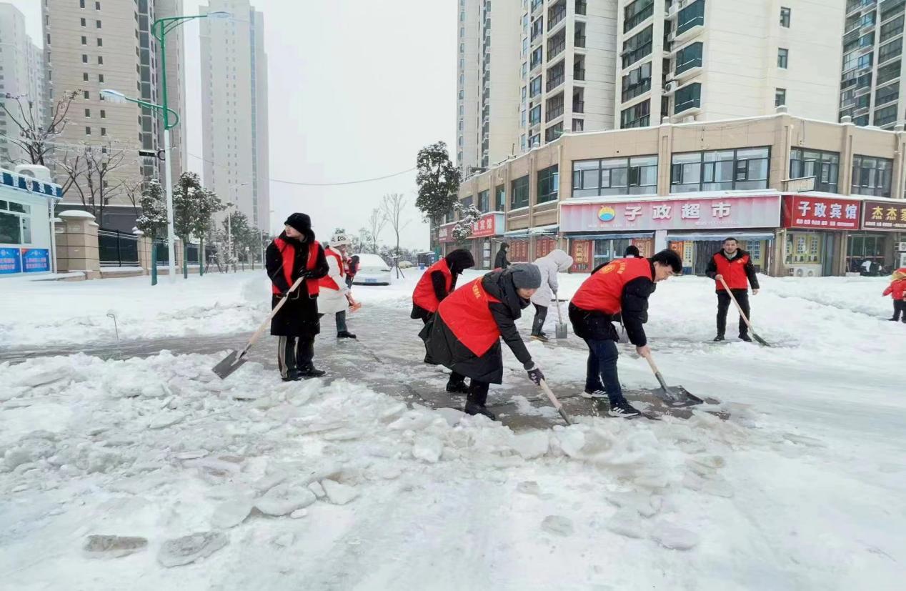 以雪为令齐上阵 凝心聚力暖民心(2).jpg
