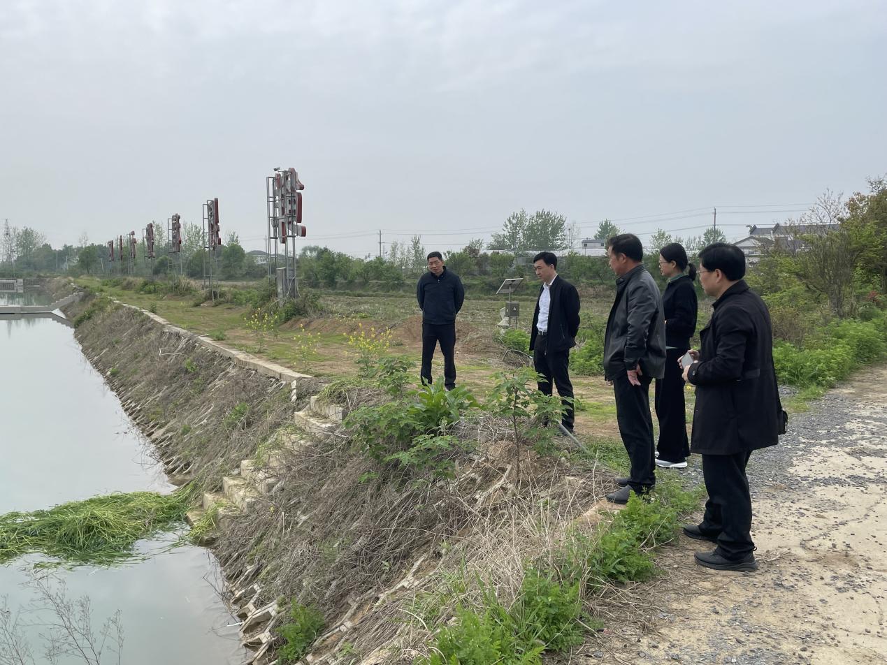 2）孝感市科协调研应城市特色产业科普基地.jpg
