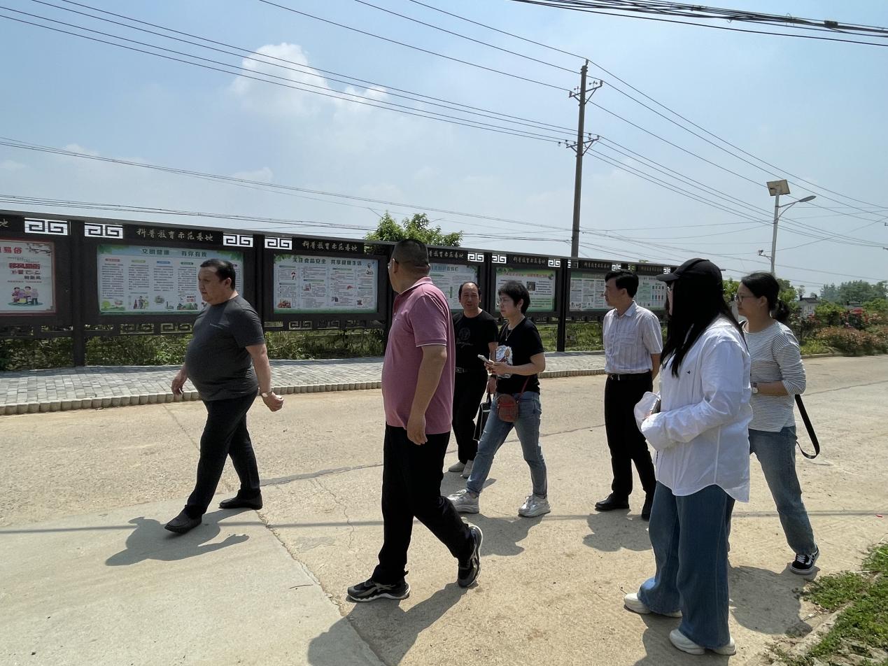 （应城科协投稿）省科协绩效评价考评组到孝感市应城市进行项目考评.jpg
