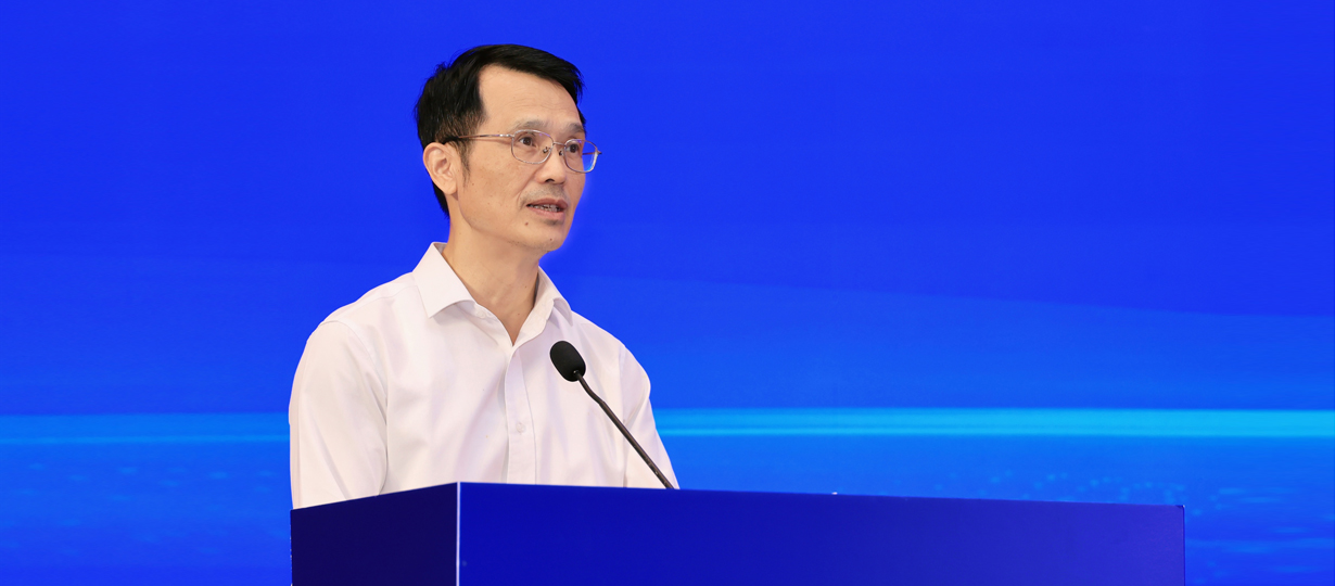 湖北省科协党组书记，副主席周德文主持年会开幕式暨主论坛