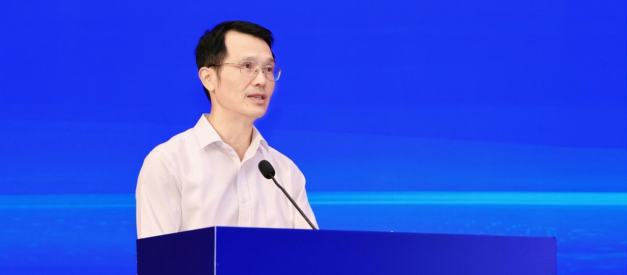 湖北省科协党组书记，副主席周德文主持年会开幕式暨主论坛