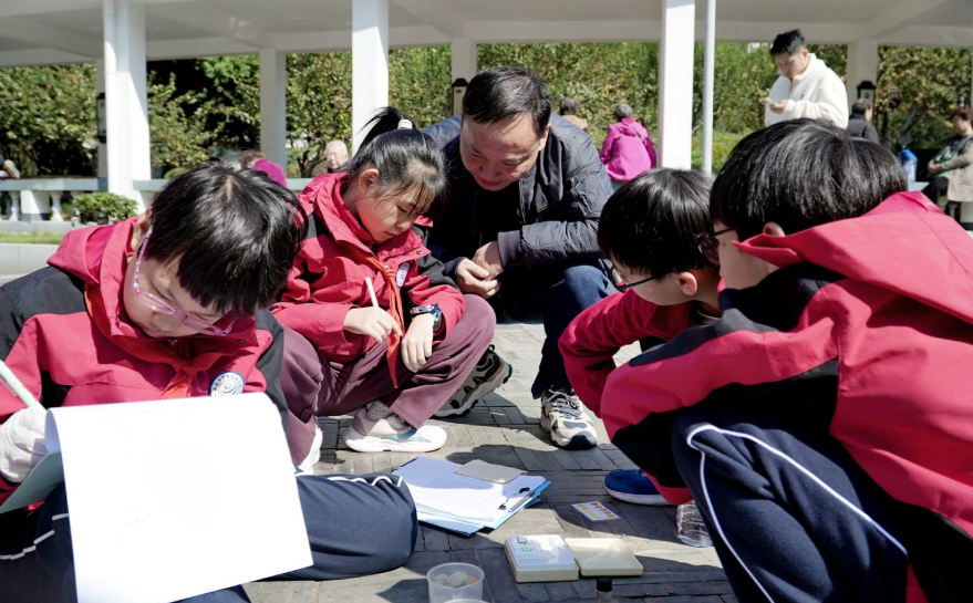 1761645918927042750.png 0.png