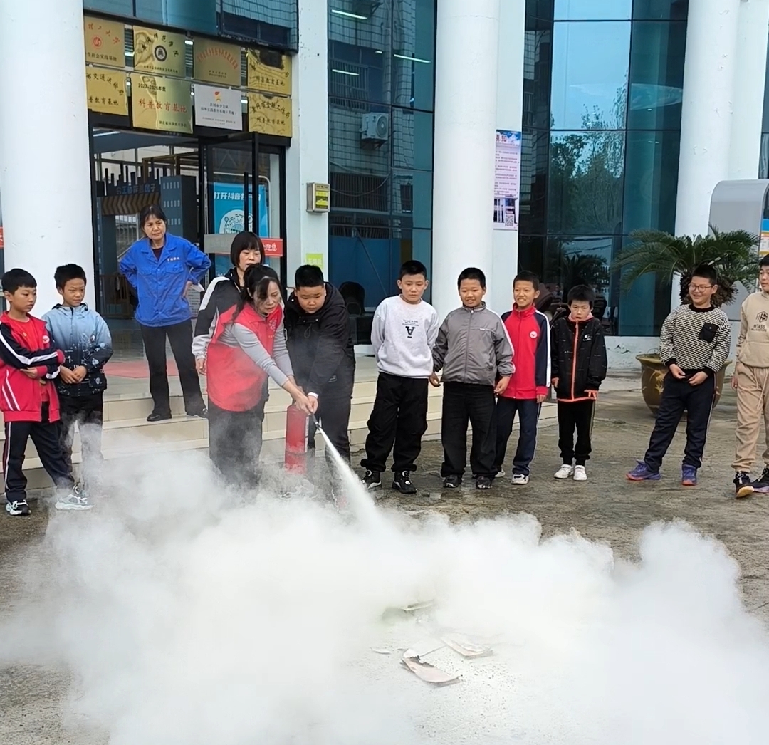 1763005421057087025.jpg 1212963197.jpg