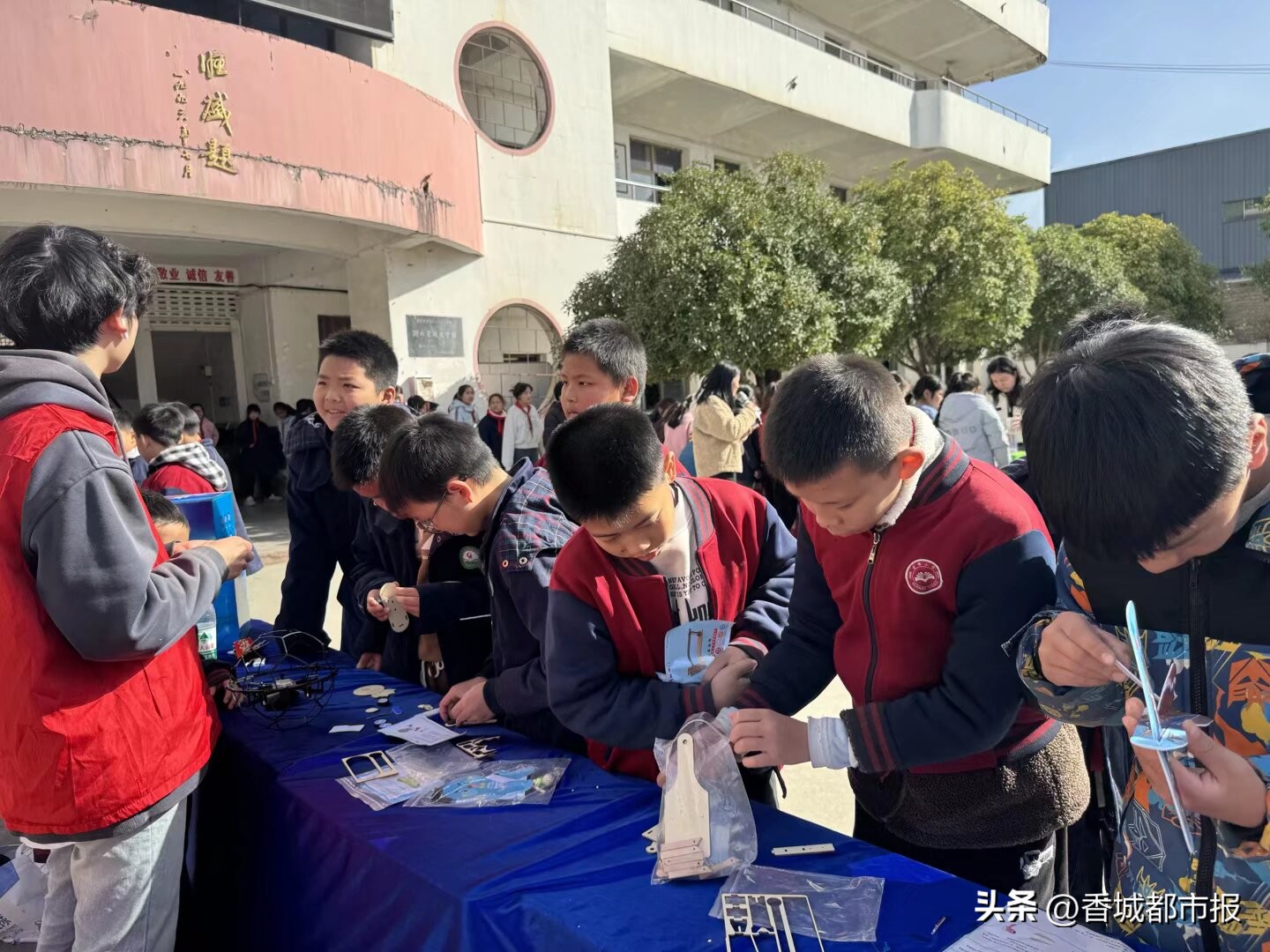 1764228298797087454.jpeg ddfb3734dd0c4a46aee2c2c3c35a40a6_tplv-tt-origin-web_gif.jpeg